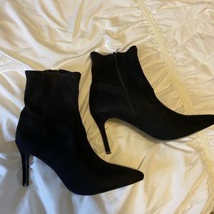 Black pointed toe boots